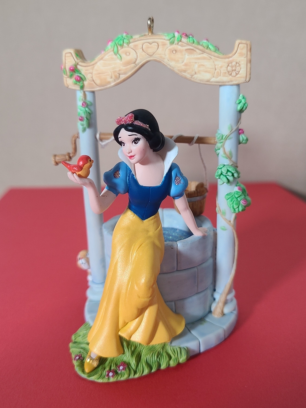 Disney Hallmark Snow White Wishing Well Ornament 2007 Flawed